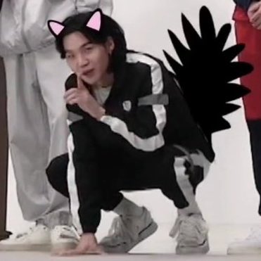hourIysuga's tweet photo. yoongi edited as a cat LOL https://t.co/VuRi3oQmpE