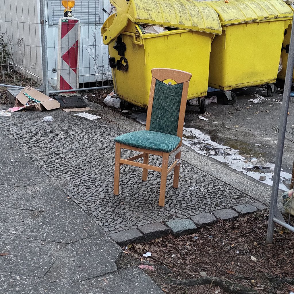 Delighted to announce

의자 #0504

From the '베를린 북서쪽의 길거리 의자들' series

objkt.com/asset/KT1Gb5qx…

#streetchairs #의자 #Berlin #베를린 #tezos
