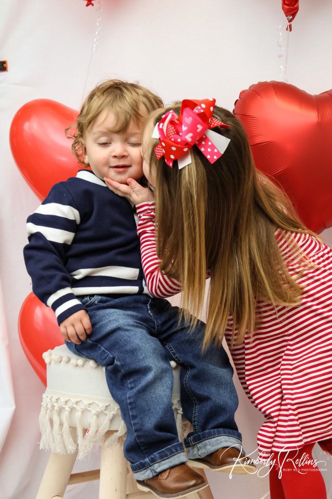 4 pic. Happy Valentine’s from lil nut ♥️ https://t.co/FvVk4hL2j9