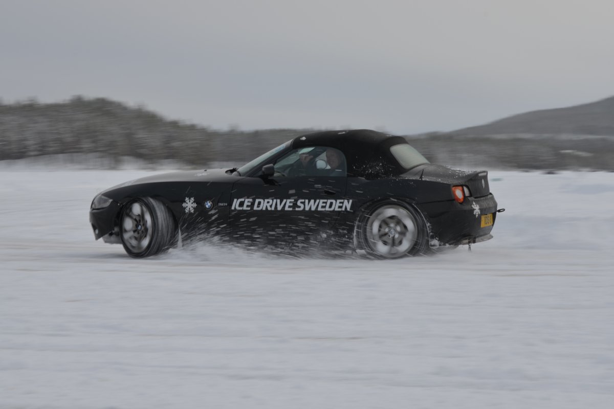 MotorvationPR's tweet photo. Back from a wonderful 12 day trip to Sweden helping to run an Ice Driving programme for our client @classicgt and their guests. Glorious weather, a lot of fun, snow, ice and temperatures as low as -20. Very popular trip #IceDriveSweden #IceDriving #Sweden #ClassicGrandTouring https://t.co/HkOAtxkNzK