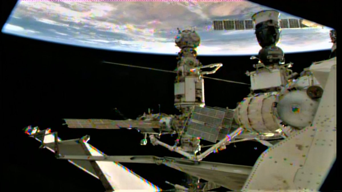 Next_Gen_Space's tweet photo. #ISS #CanadArm 2 is already there inspecting #ProgressMS21  👇👇🤩
Watch #live  #ISSlive #chat  #tracker #Earth #Views 
https://t.co/RnIDaJ1OIl https://t.co/pEqDiibsWV