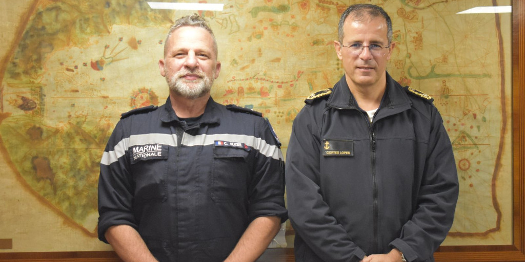 EUNAVFOR's tweet photo. On 11 February, the CDR of @French_CSG RADM Christophe Cluzel paid a visit to 🇪🇺#OperationAtalanta FCdr, onboard  🇪🇸#SANTAMARIA. The 🇫🇷 CSG led by the #CharlesDeGaulle was in Associate Support to Atalanta in recent weeks, enhancing #EUNAVFOR's capabilities as #Maritimesecurity https://t.co/KhtQxvVTkh