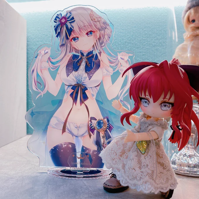 ファンボ特典のララちゃんアクスタのさんぷる(#'ᗜ`#)結構おっきいです 