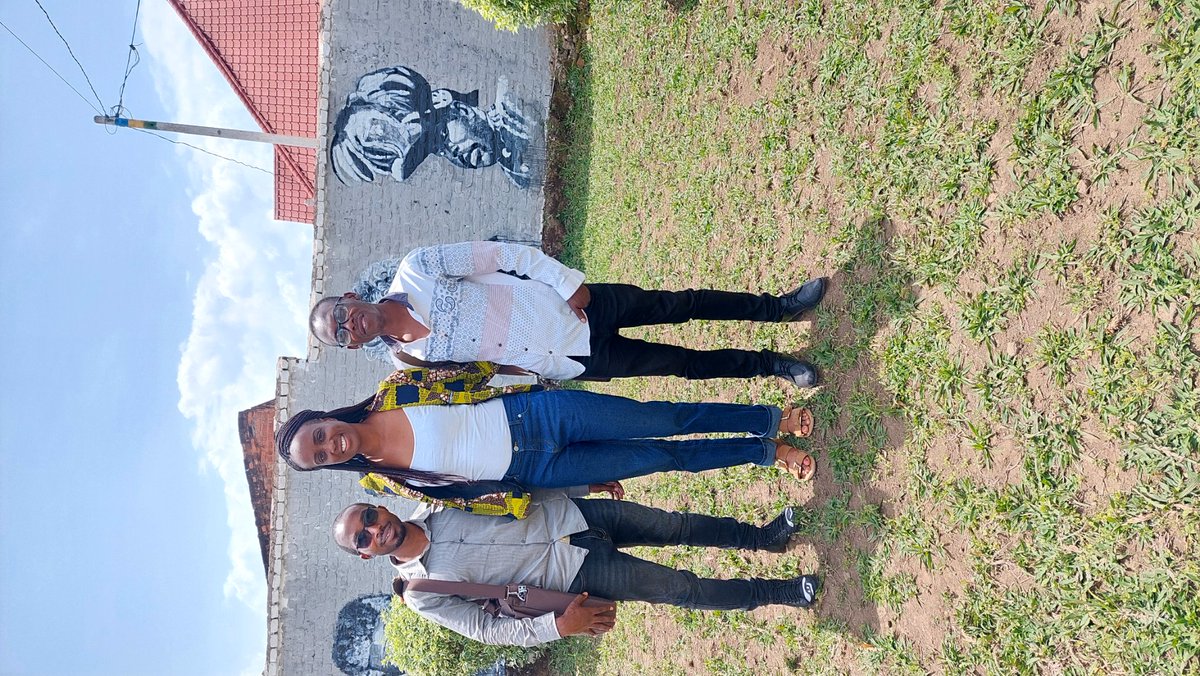 1LadyVisionary's tweet photo. This morning, Rwandans inspired by our work came to visit. We had a much needed conversation about the necessary impact of our library in Musanze. 
#Theystand 
#Growth
#Development 
#LadyVisionary https://t.co/4GjjEDfJDy