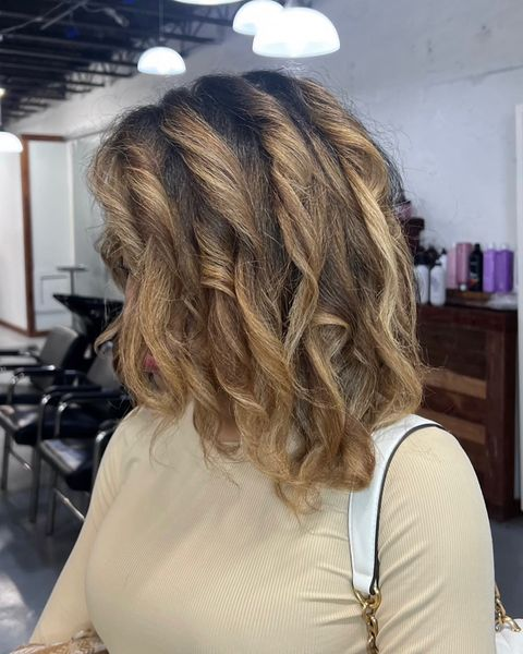 When Alex’s client loved her new color so much, she immediately reviewed her service! ✨ We ♥️ our clients!
Click the link in our bio to book your appointment online!
_____________________
#atlanta #atlantahair #balayage #hair #redken #atlantahairstylist #olaplex