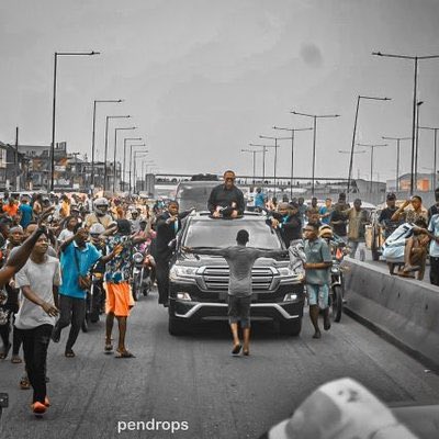HiikyaaTor's tweet photo. Qudus has been shouting Akanbi! Akanbi his Life has not changed!
Yusuf the 15 year boy just stood at the front of the vehicle of Senior Man Peter Obi only once! The boy has made it… With fame &amp; wealth!
Follow who know road !
Akwai grace ! https://t.co/8q5Zny03Yz
