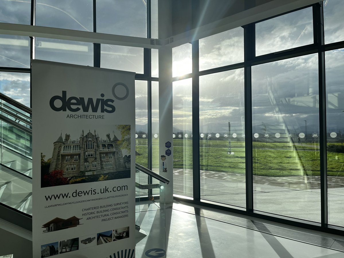 DEWIS architecture tweet media