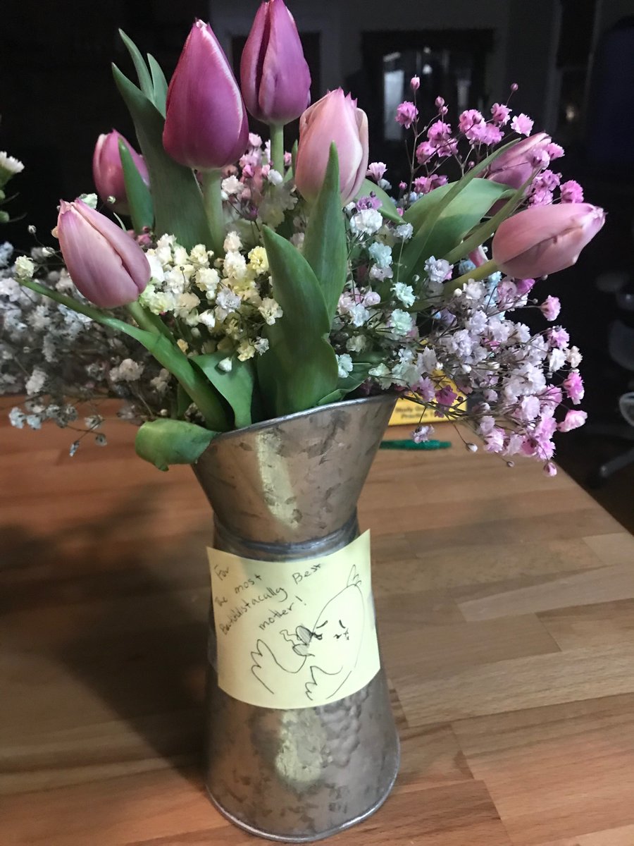 TeamjonesJ's tweet photo. When your kids come through and you wake up to this: https://t.co/Bi3r3N5fxP