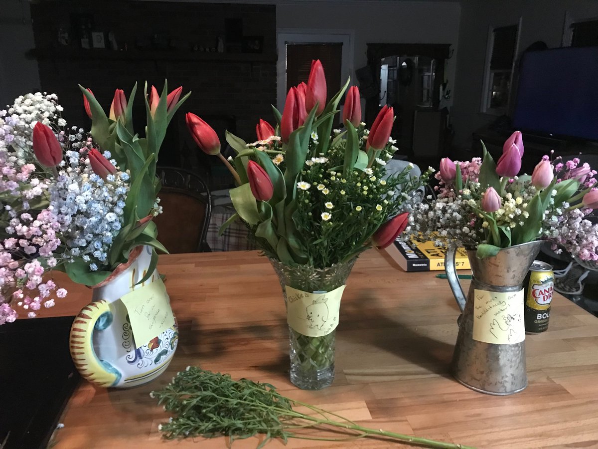 TeamjonesJ's tweet photo. When your kids come through and you wake up to this: https://t.co/Bi3r3N5fxP