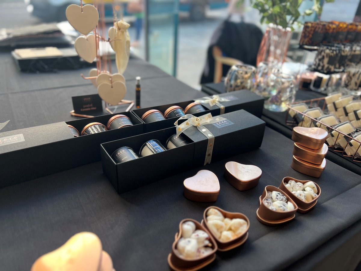 20GreshamSt's tweet photo. @20GreshamSt to celebrate #ValentinesDay we welcomed @Coco_ginger16  who provided us with a stunning array of Luxury candles, diffusers and home fragrances that are Handcrafted by Mandy Paterson in Essex. 🕯️♥️🕯️♥️🕯️
To support the buisness please visit : 
https://t.co/HGX0LbrROV https://t.co/EXg36qBLxH