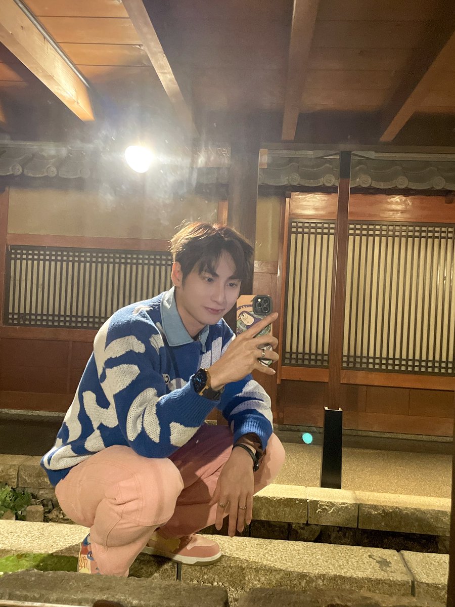 isaacvkm_1212's tweet photo. Happy Valentine’s Day ❤️ do my miss me my baby? 🐊

#IsaacVkm #邬凯名 #아이젝 #젝터 https://t.co/9tVd7rY5ml