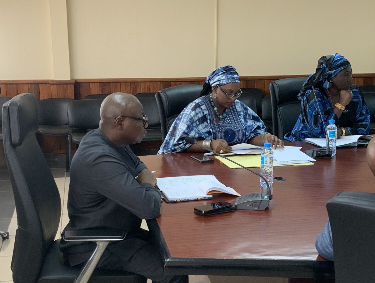 bcrggn's tweet photo. Le 1er Vice-Gouverneur #BCRG, M. Mohamed Lamine CONTE, a présidé ce matin, en compagnie de la 2ème Vice-Gouverneur, le #Comité #Pédagogique de la #BCRG. Les discussions ont porté sur l’l’état #exécution du #plan de #formation2022 et l’examen du projet de plan de #formation2023 https://t.co/aJ0AtHiVJt
