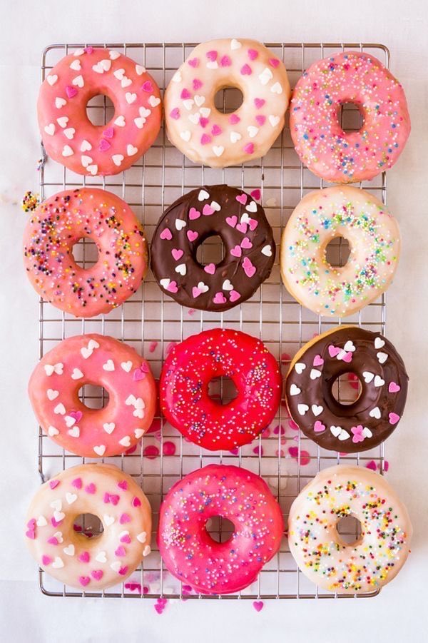 carolcoppie's tweet photo. Happy Valentines Day! It’s time to make the Donuts!☕️🍩💕 https://t.co/ju2pX5cZmw