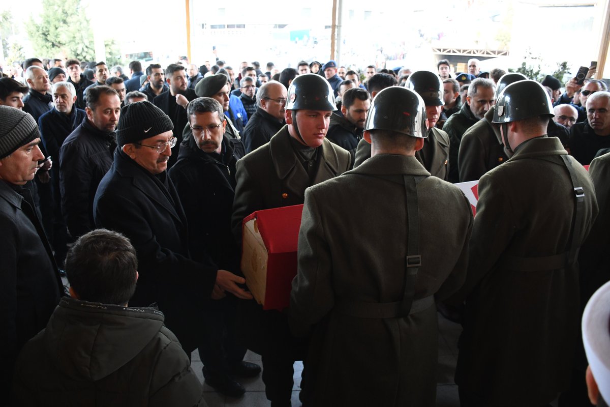 RafetVergili1's tweet photo. Deprem şehidimiz Asteğmenimiz Enes Melik Köseoğlu'nu son yolculuğuna uğurladık. Ailesinin ve milletimizin başı sağolsun. Rabbim mekânını cennet eylesin. https://t.co/Eh9wk9pCvD