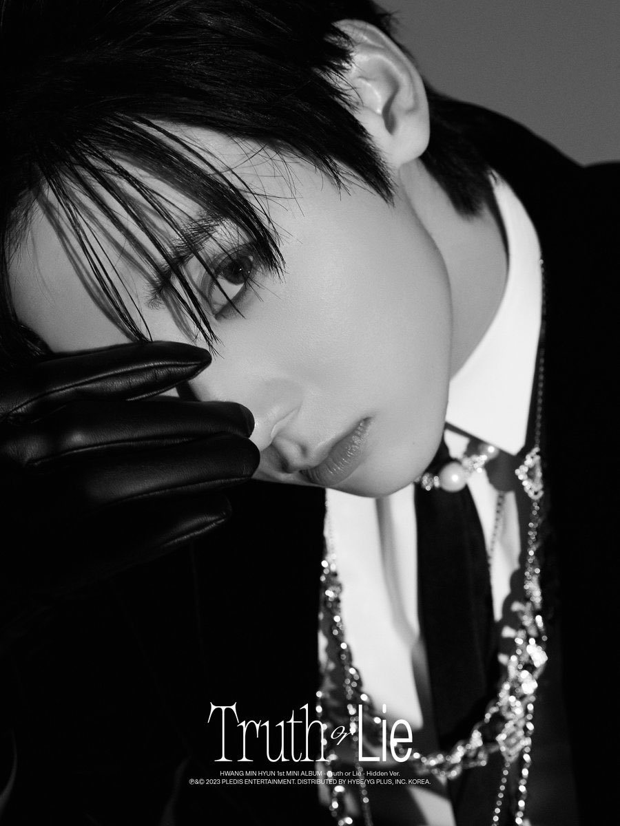 annyeongitsaye's tweet image. day &amp;amp; night~ 🤍🖤 same angle, different vibe~ ready for whatever he’s dropping next! #TruthOrLie