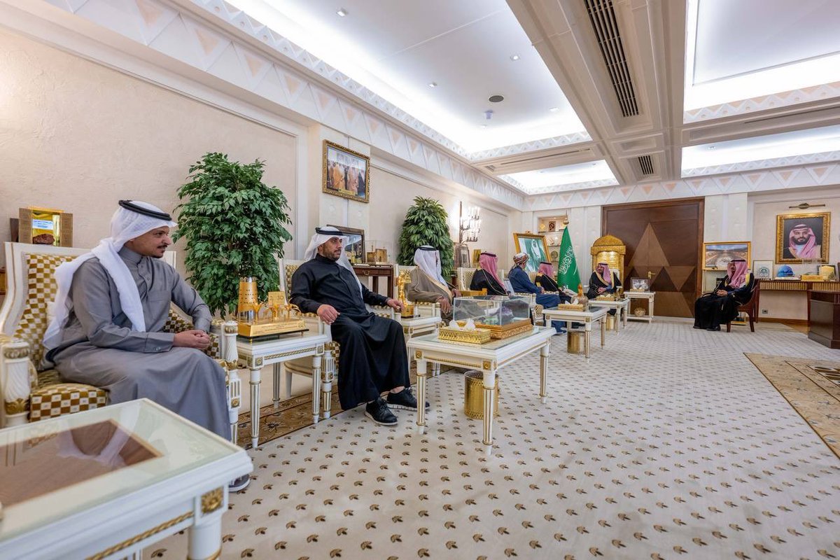 k_alrogi's tweet photo. شرفت
هذا اليوم وقبل أيام بلقاء سمو أمير منطقة القصيم الغالي صاحب السمو الملكي الأمير الدكتور فيصل بن مشعل بن سعود بن عبدالعزيز ال سعود.

وفي كل مرة أحظى بكرم بالغ ودعم لامحدود
وكلمات عظيمة ❤️

أمير الإنسانية...مدرسة نستفيد منها وتلهمنا دائماً للأفضل في خدمة وطننا 🇸🇦🇸🇦 https://t.co/kpr4yGi10O
