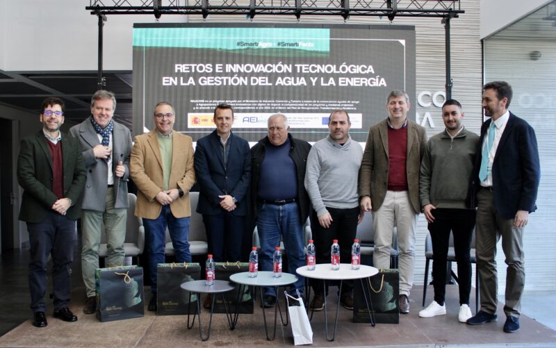 FeraguaRegantes's tweet photo. Feragua expuso su notable experiencia en proyectos de #innovación en la jornada "Retos e innovación tecnológica en la gestión del #agua y la #energía", donde destacamos la participación en iniciativas como Moses, Diana, #Redawn, #InvaRega o #REUTIVAR. https://t.co/1bqL4umdA9 https://t.co/rSeST9qLPz