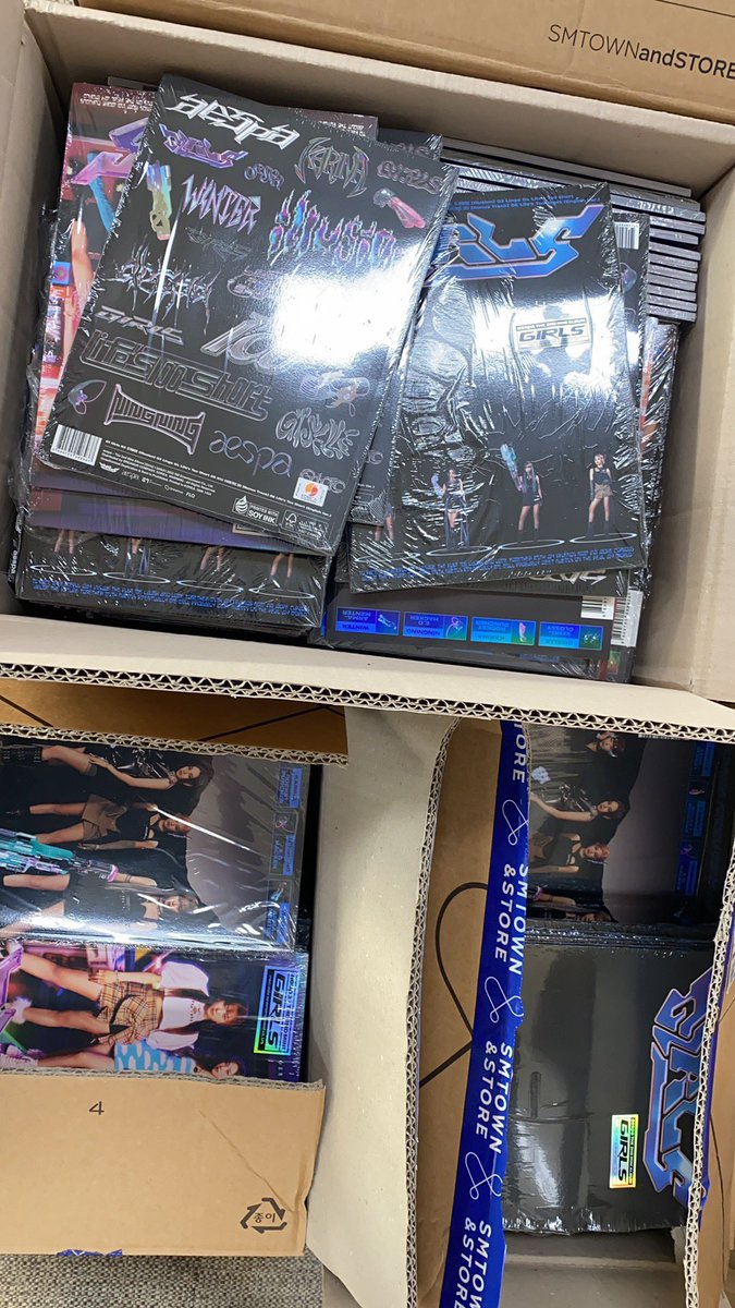 bluejayshop's tweet photo. BLUEJAYSHOP VALENTINE'S DAY ALBUM GIVEAWAY 🥳

- follow us with 🔔
- like and retweet
- reply 

ends in 48hrs 🏃 https://t.co/v3eGsdicPI
