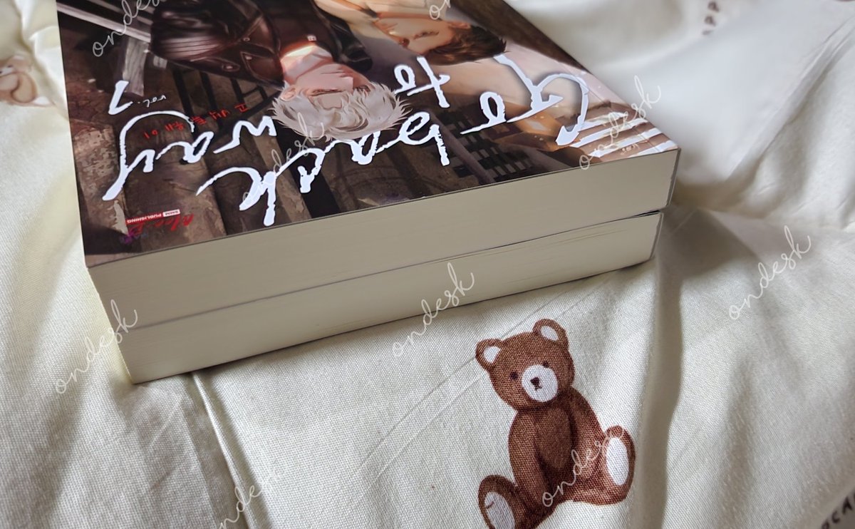 prsx512__'s tweet photo. ขาย #gobacktoway  เล่ม 1-2 
รอบจอง (การ์ดใส+การ์ดกลม+เข็มกลัด)

ราคา  490 บาท ส่งฟรีเอกชน

สนใจ dm ค่ะ

#นิยายวาย #นิยายวายแนะนํา #นิยายวายแปล #นิยายวายแปลจีน #นิยายวายเกาหลี #นิยายวายมือสอง #นิยายวายมือสองสภาพดี https://t.co/lQgOSboBzQ