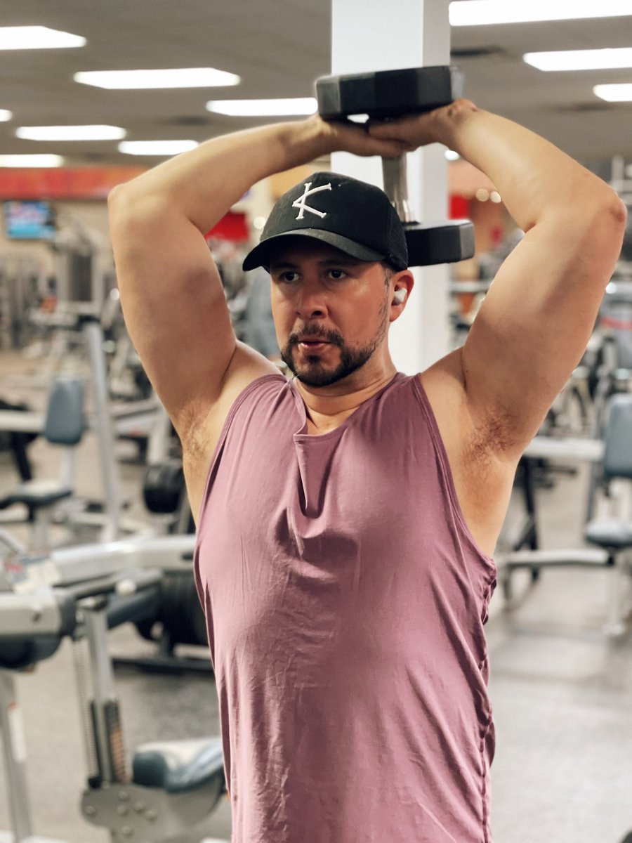 JPG_Rising's tweet photo. Working on those guns to open carry in #Houston, TX. 

🚴🏼 #Phoenix_Force (@onepeloton)
💪🏼 #comicconfit | #Fitness 
💪🏼 @caffeineandkilos @lululemon https://t.co/cdgPOrX3mv