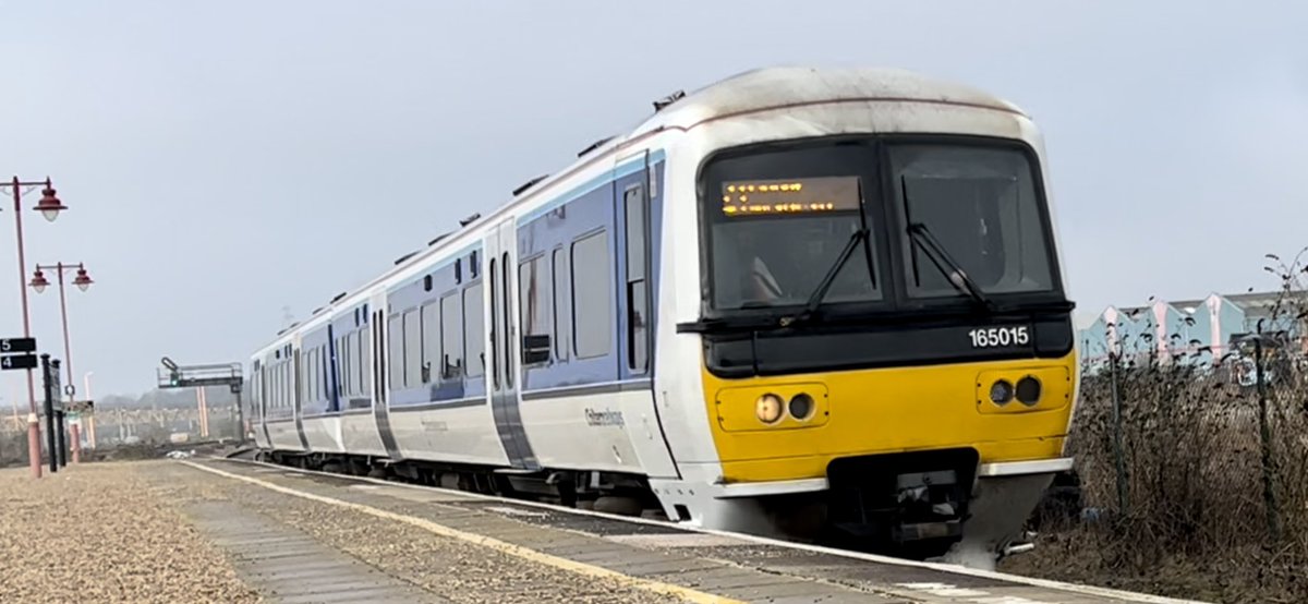 PlatformEdge1's tweet image. Here is 165015 passing Tyseley heading to Banbury depot from Kidderminster #Class165