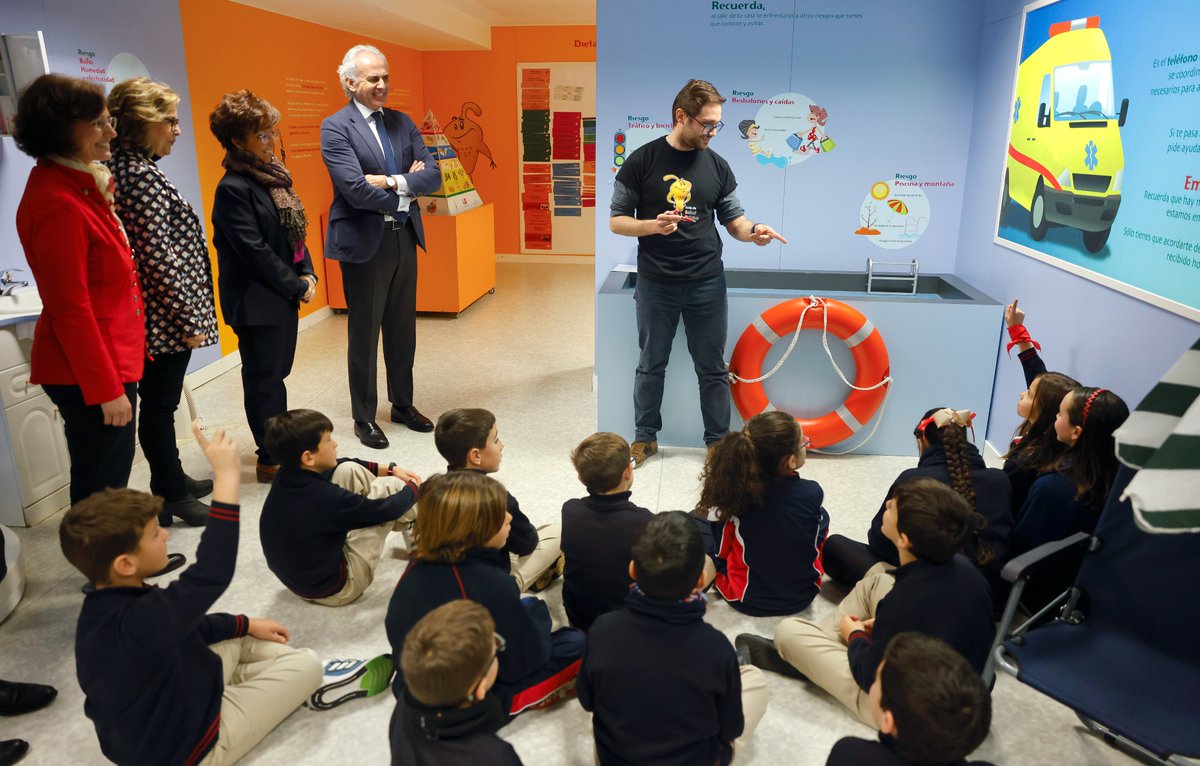 Hoy he visitado el Aula de Salud Pública de <a href="/ComunidadMadrid/">Comunidad de Madrid</a>, un espacio donde se enseña a los niños la importancia de adquirir hábitos saludables y cuidarse.

Además ponemos en marcha el proyecto "Añade Vida a tus Años" con el mismo objetivo para las personas mayores de 70 años.