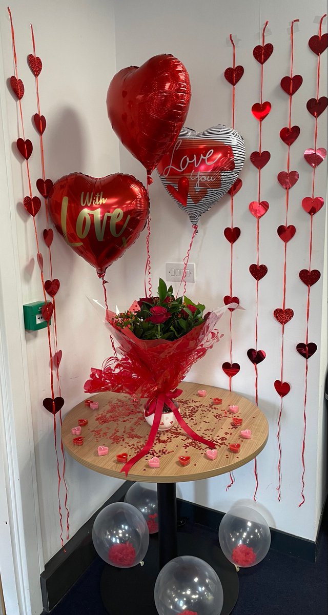 tattonrg's tweet photo. Happy Valentines Day 💐

Who doesn't love chocolate and flowers?!

We're sharing the love in both offices today with our wonderful colleagues

How are you showing your appreciation? 💞

@cronecorkill @ARUK_News 

#ValentinesDay  #lovemyjob https://t.co/0LGjsu6UUi