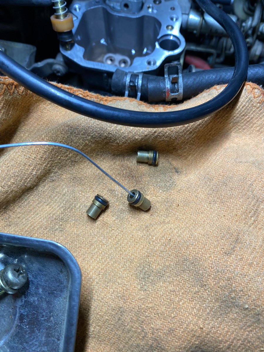 Xlh915's tweet image. メインジェットほじくって穴デカくしてる。見立て100番くらいかな
ジェットセット欲しい、、、
#F6A
#シングルキャブ