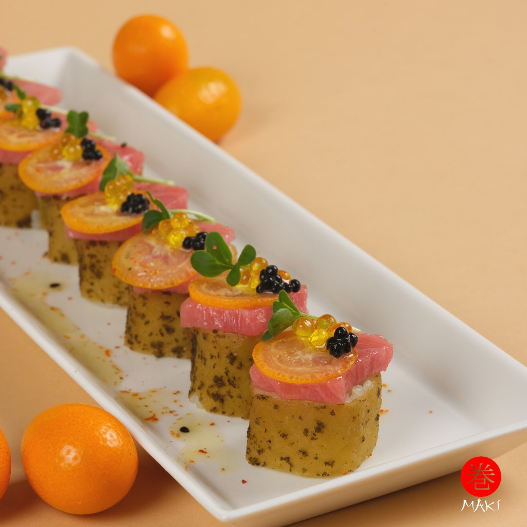 Who's ready for the weekend😏
O-toro Oliva Maki topped with truffle pearls and Caviaroli Olive Oil Spheres😋