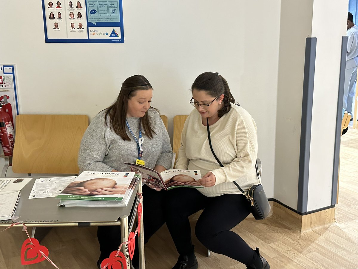 zenkim74's tweet photo. Fantastic to meet mums, carers, students and colleagues from breastfeeding network all being supported by Jane to talk about the ‘Power of Love and Touch’ in our maternity reception with our expectant parents. @NorthMidNHS @barbarakuypers @NicoleCNHS @SarahHa88622902 https://t.co/3HLyLBz4TW
