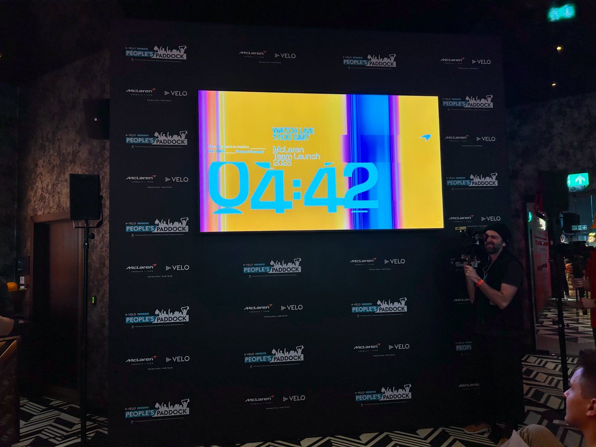 SimonGBrooks's tweet photo. The countdown to the @McLarenF1 #MCL60 @F1Arcade launch last night!
Great intros by @ArianaBravoF1 & @Vikkstar123 ๐๐ป
#VELOPeoplesPaddock #McLaren60 https://t.co/or4xLUH1lh