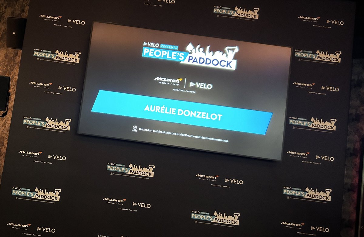 SimonGBrooks's tweet photo. The countdown to the @McLarenF1 #MCL60 @F1Arcade launch last night!
Great intros by @ArianaBravoF1 & @Vikkstar123 ๐๐ป
#VELOPeoplesPaddock #McLaren60 https://t.co/or4xLUH1lh
