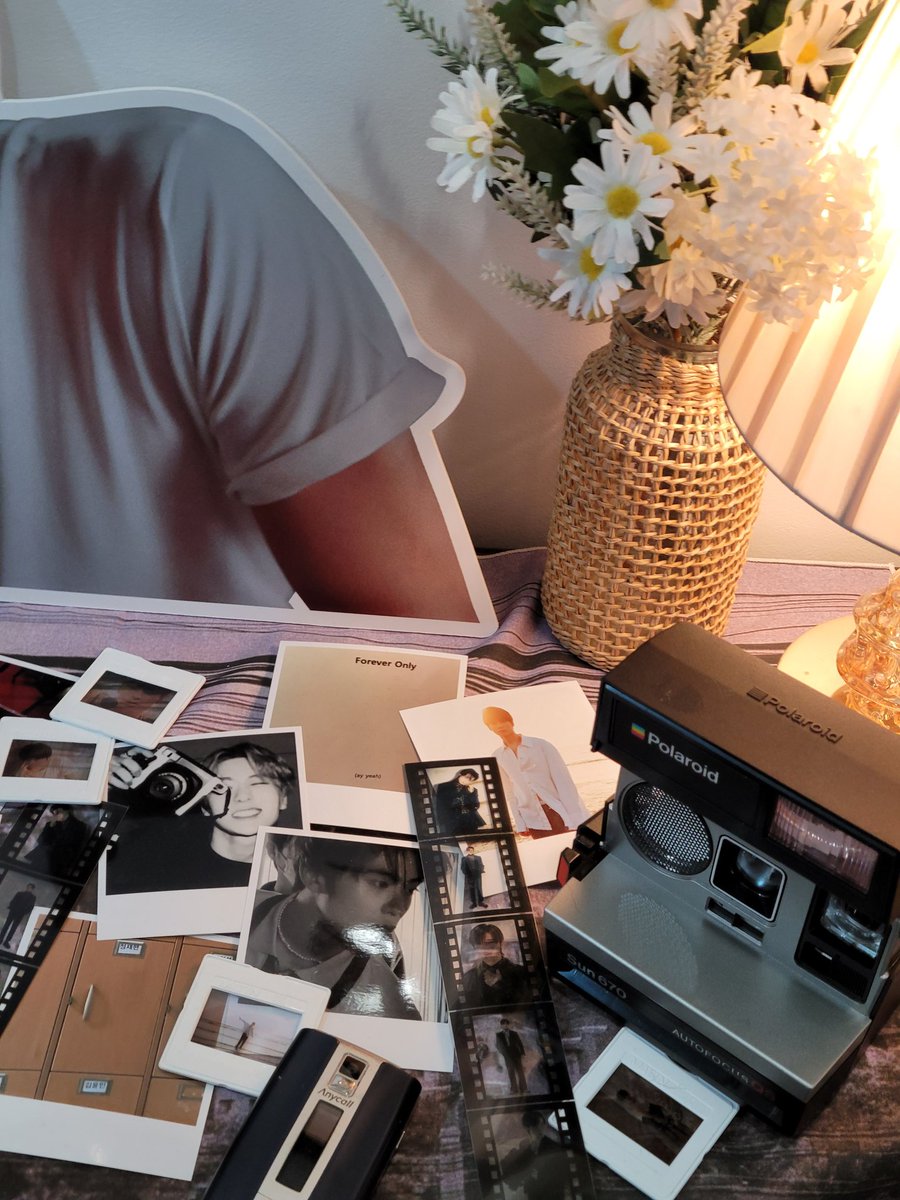 1_first_rose's tweet photo. 💚카페 쿠키드
미리 조사한대로(?) 전시가 정말 좋았고 사진들이  하나하나 너무 예뻤어요ㅜㅜ 포스터랑 슬라이드가 정말 취저...
#아름다운_순간을_재현이와 https://t.co/i0KczPibRE