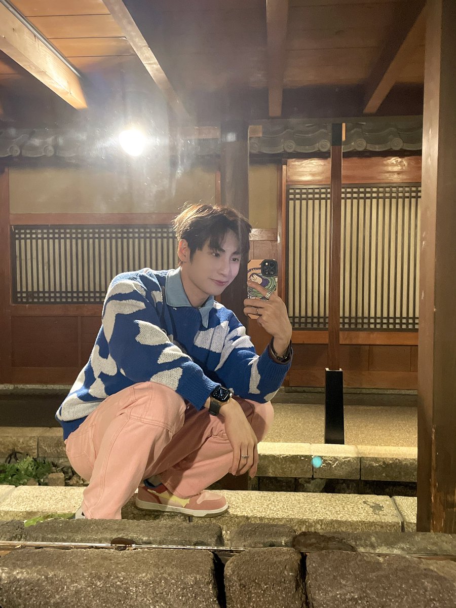 Official_SKYE_'s tweet photo. [#아이젝]

유유들!!!! 오늘은 Valentine’s Day 잖아요 그래서 당신의 남편 와또요 👁️❤️👁️

#인투잇 #IN2IT #IsaacVkm #HappyValentinesDayMyDearUU https://t.co/txYVnZVaXn