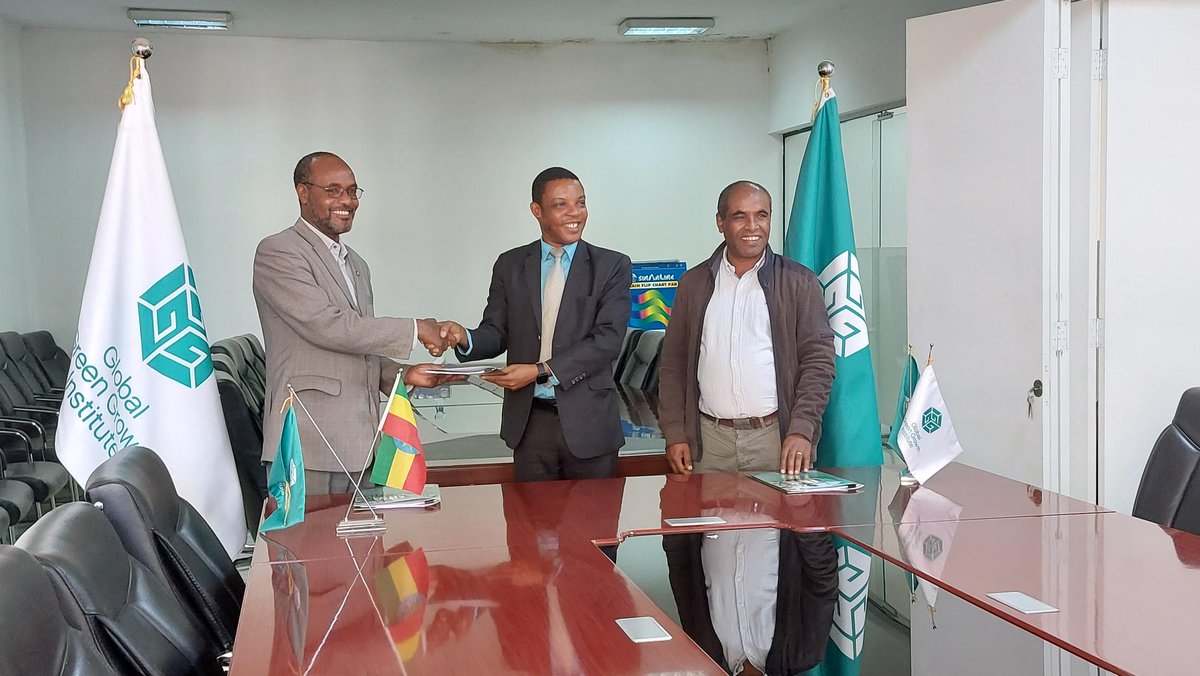 GGGIEthiopia's tweet photo. @GGGIEthiopia, @IDethiopia & #ECFF exchanged partnership agreement & discussed status of #Sida-funded project in Ethiopia, which aims to improve #biodiversity #conservation, #sustainableforestmanagement, #genderequality & livelihoods of forest dependent communities. https://t.co/Iu1poXjg52