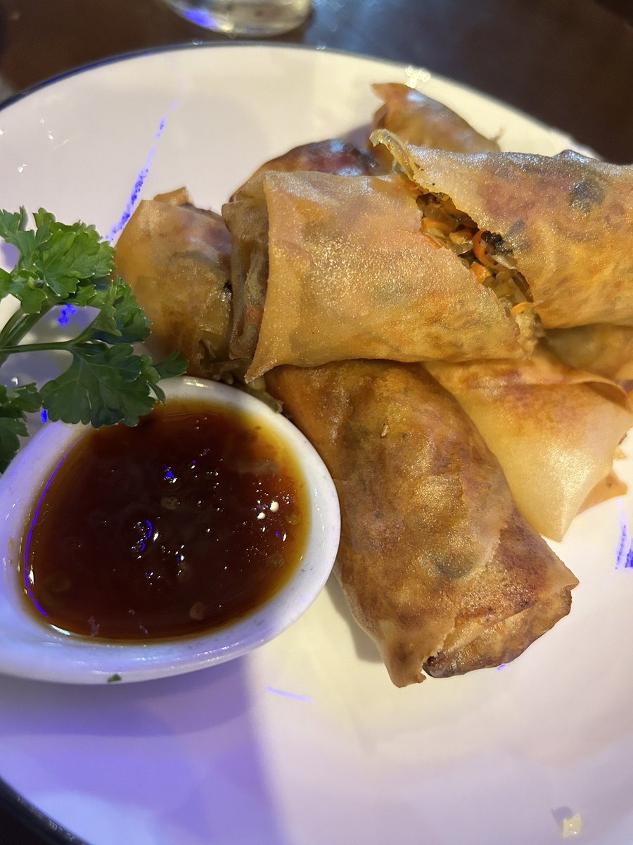 _zponty's tweet photo. Thai-inspired dinner for pre-Valentines ganap. 😋🇹🇭 #AroiMak https://t.co/JnG3P2zFhE