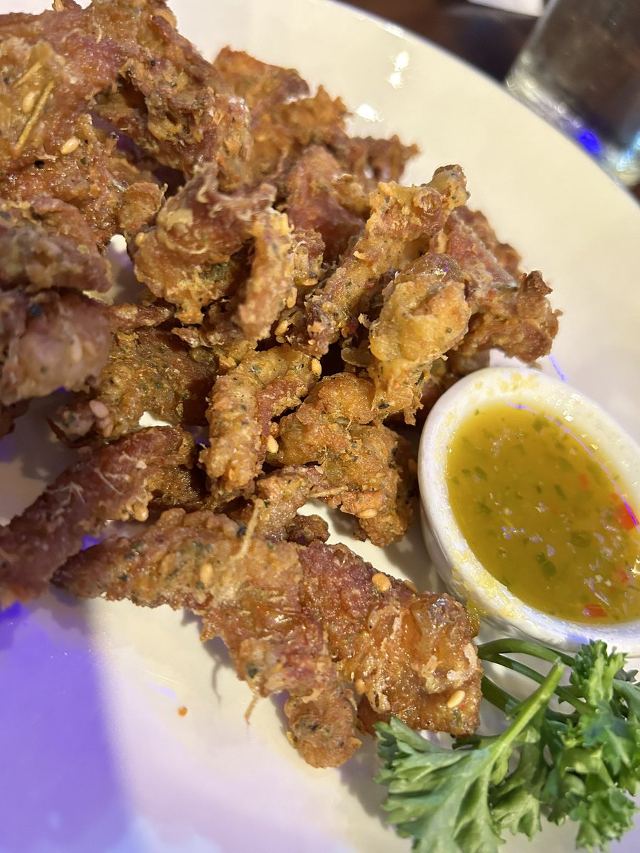 _zponty's tweet photo. Thai-inspired dinner for pre-Valentines ganap. 😋🇹🇭 #AroiMak https://t.co/JnG3P2zFhE