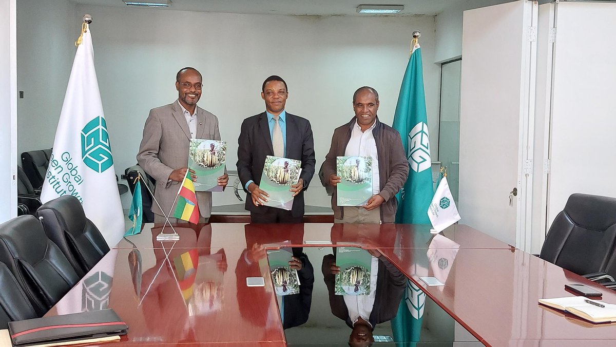 GGGIEthiopia's tweet photo. @GGGIEthiopia, @IDethiopia & #ECFF exchanged partnership agreement & discussed status of #Sida-funded project in Ethiopia, which aims to improve #biodiversity #conservation, #sustainableforestmanagement, #genderequality & livelihoods of forest dependent communities. https://t.co/Iu1poXjg52