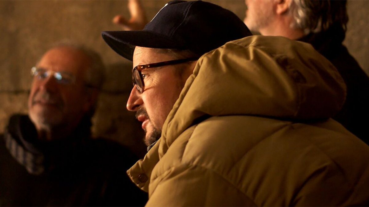 filmmakerspod's tweet photo. Oscar-nominated director Todd Field chats with @GilesAlderson and @DirDomLenoir about his Academy Award-nominated feature ‘Tár’.

He talks:

- Casting Cate Blanchett
- How he wrote ‘Tár’
- Advice for filmmakers &amp; more…

Ears here: 
https://t.co/nEe8GtOOvg
https://t.co/hvOJ9dBTIq https://t.co/HPPxPoQguq