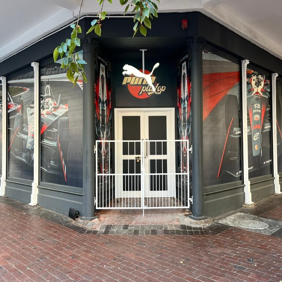 PUMASouthAfrica's tweet image. Waiting in the pitlane! Come down to the #PUMAPITSTOP 32 Loop street, Cape Town and gear up for Motorsport season! 

#FormulaE #F1