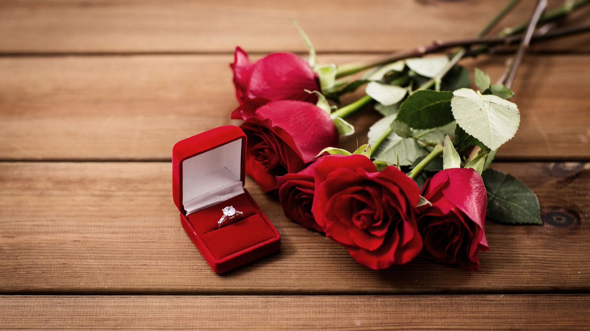 NottsCC's tweet photo. ♥️Roses are red,
violets are blue,
If you're tying the knot,
we've got just the thing for you!

Call us cheesy but we thought what better day is there to launch our new Nottinghamshire Weddings website! 💍

👉https://t.co/og4oKVde7H

#ValentinesDay #Notts https://t.co/KZaYDUY7pD