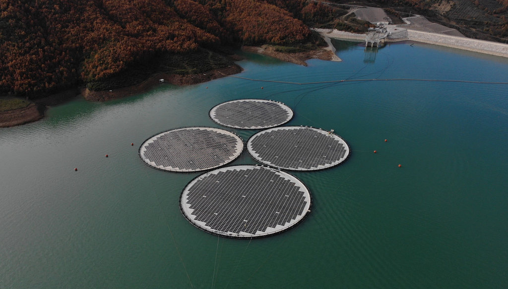 TEToday's tweet photo. Ocean Sun, Statkraft upgrade Albania’s first floating solar plant to 2MWp

Read more: https://t.co/xW89oCbx1e

@Statkraft #OceanSun #floatingsolar #renewableenergy #Albania https://t.co/7LsmMsb8yI