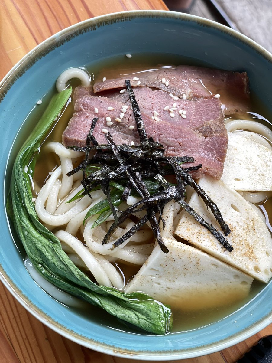 Cemilannya ada gyoza, trus yang unik ada mochi dengan isian buah segar didalamnya, seger banget!  Buat pecinta mentai klo menurut aku mentainya juga oke vanget. Minumnya ada teh bunga dan kombucha 
Saikiwae Ramen &amp; Gyoza
0811-2909-093
Jl. Kenari No.68, Muja Muju, timoho