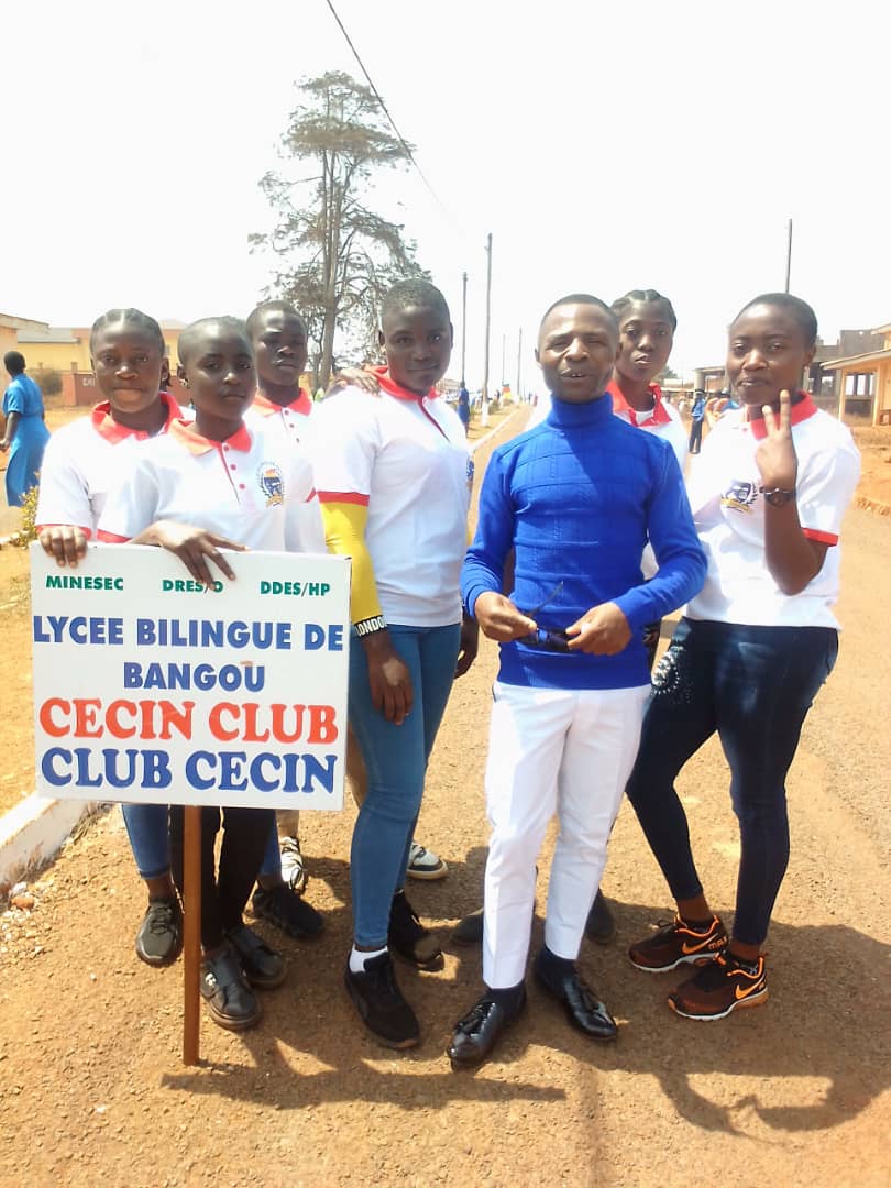 ysda_cm's tweet photo. 𝗟𝗲 𝗖𝗘𝗖𝗜𝗡-𝗔𝗳𝗹𝗮𝘁𝗲𝗲𝗻 𝗱𝘂 𝗟𝘆𝗰𝗲́𝗲 𝗱𝗲 𝗕𝗮𝗻𝗴𝗼𝘂  𝗮̀ 𝗹𝗮 𝗳𝗲̂𝘁𝗲 𝗱𝗲 𝗹𝗮 𝗝𝗲𝘂𝗻𝗲𝘀𝘀𝗲

Le #CECIN-Aflateen du Lycée Bilingue de Bangou a participé ce 11 février 2023, au défilé prévu pour la célébration de la fête de la Jeunesse.⬇️ https://t.co/XvPWEWfm3r