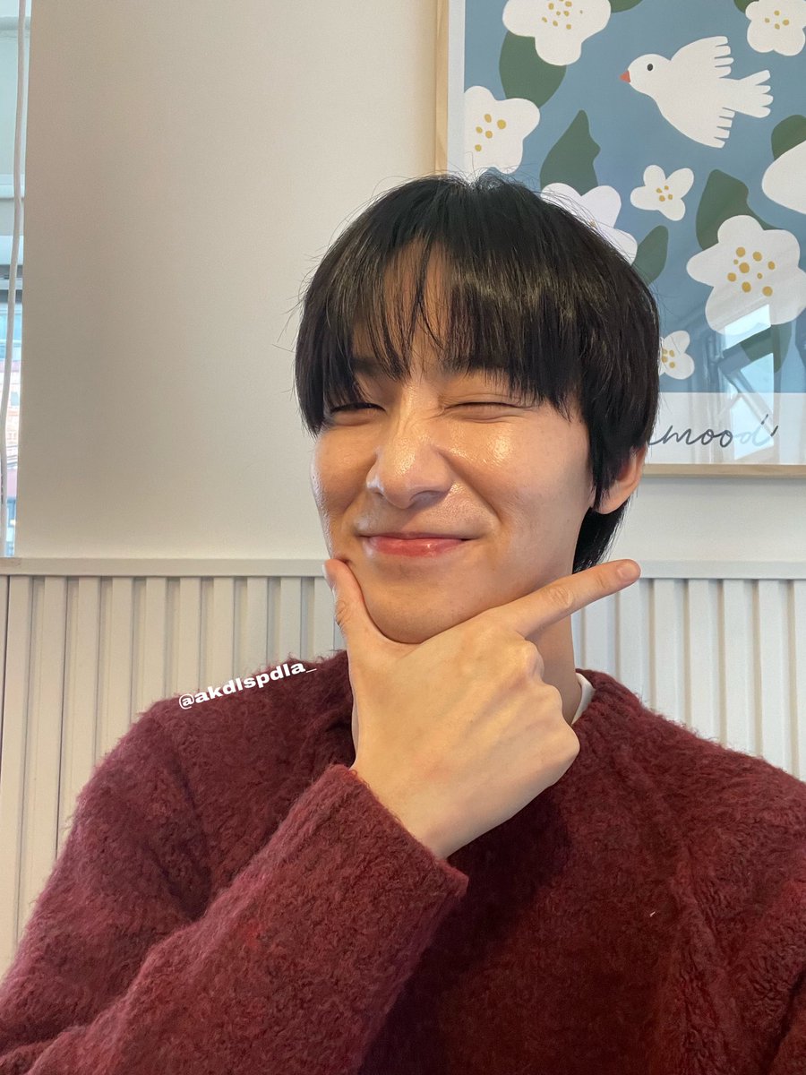 akdlspdla_'s tweet photo. 짱률이 생일축하한다악~~~~~!! 
#장률 https://t.co/Plyt9MsiSD
