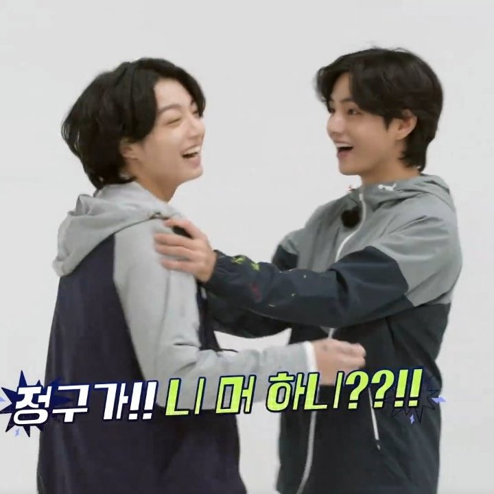dailyofvk's tweet photo. TAEKOOK ARE SO CLINGY😭 https://t.co/8vrnyXHSmu