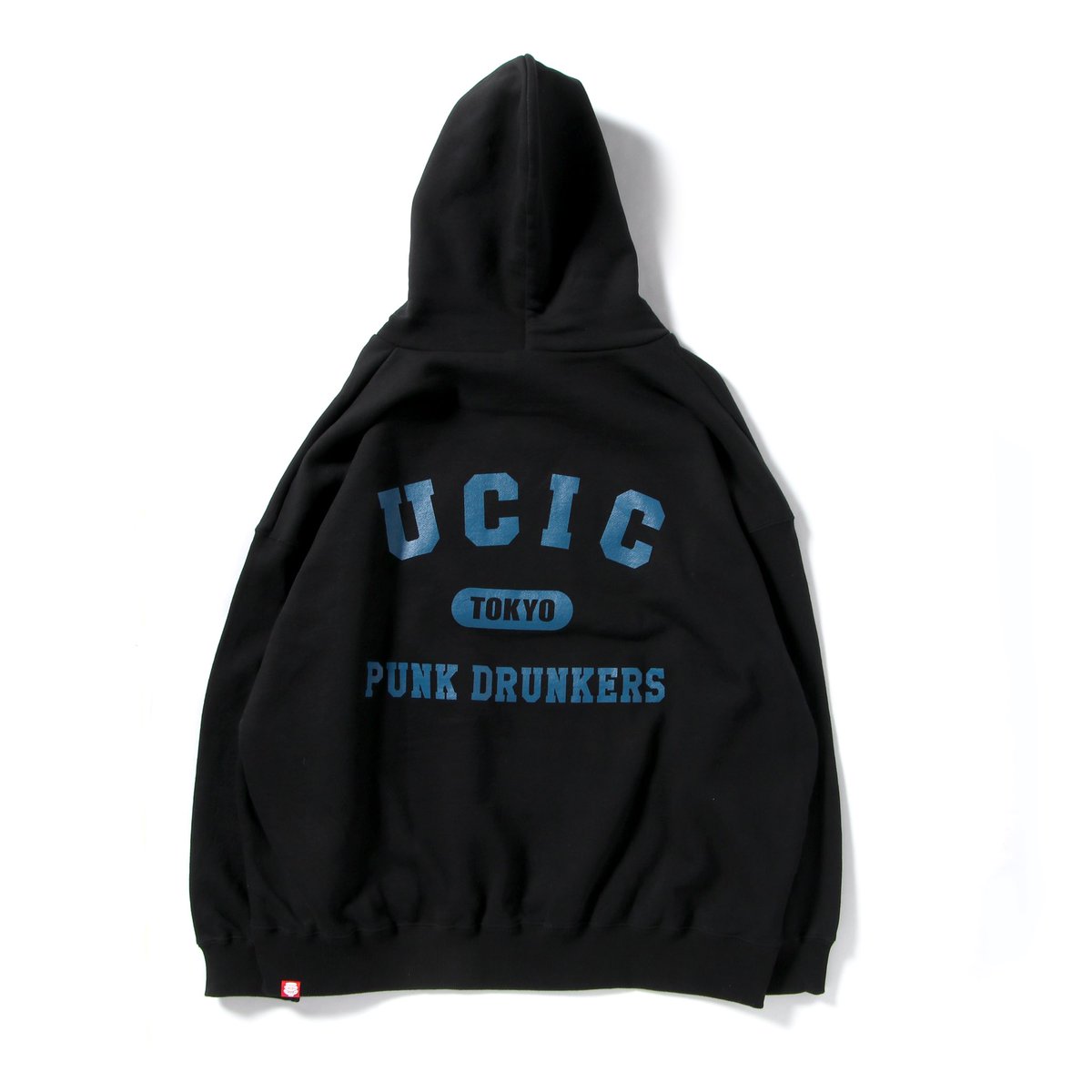 PUNKDRUNKERSPDS's tweet photo. ■UCICくまパーカ
以前大好評だったくまパーカ
今回はパイル地を使ってみました!
これからの季節にもピッタリです!!
くまのサガラ刺繍が付いており
ボリューミー、後ろにはカレッジ風なデザイン!!
UCIC=UNCOOL IS COOL
https://t.co/4AzkfG8iIP
#PUNKDRUNKERS
#uncooliscool https://t.co/0UVBBejsin