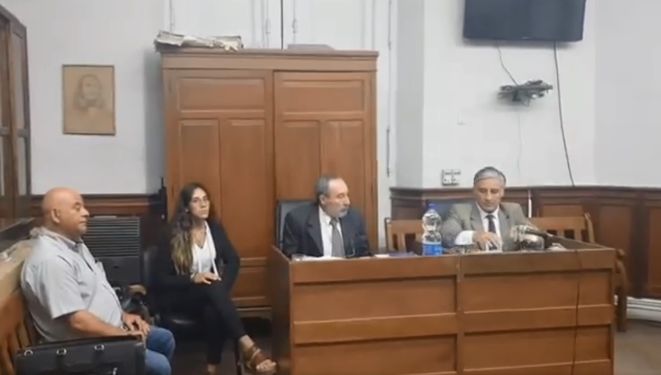 eldiariocomar's tweet image. Segundo día de audiencia del juicio a #Constantino
#Intendente #Gilbert #AbusoSexual 
eldiario.com.ar/248452-segunda…