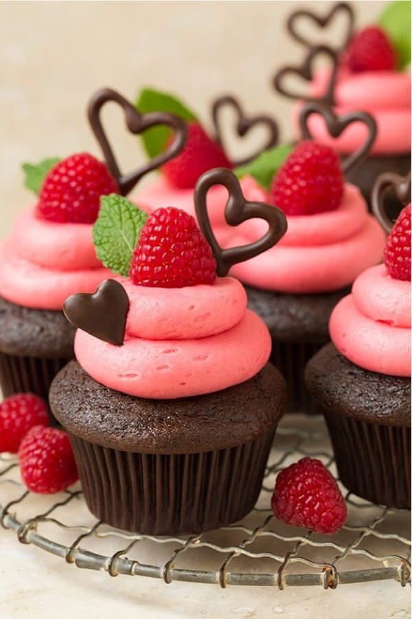 AveryRyna's tweet photo. #EoGau
It's Valentine's Day!

Today we're selling special cupcakes at Sunray Café for $2.99!
And if you come together with your partner you'll get a 10% discount!

I hope to see you there! https://t.co/IvFOkGF3Zk