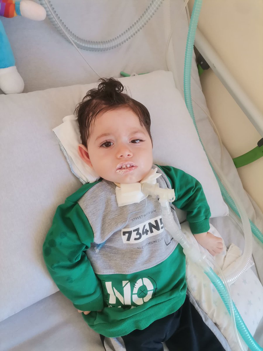 aybarsanefesol's tweet photo. Evladım direniyor,
Gücü tükenmeden lütfen ona yetişelim.
Evladımın daha fazla acı çekmesine dayanamıyorum.
Canı yanıyor, canımızı yakıyor..
Lütfen evladıma yardın edin. Elinden tutun. 

Oğuzhan Uğur Öldü #EnkazKaldırmaDurmalı haber turk Haluk Levent Taha Suikast https://t.co/zdBdUcjpj4